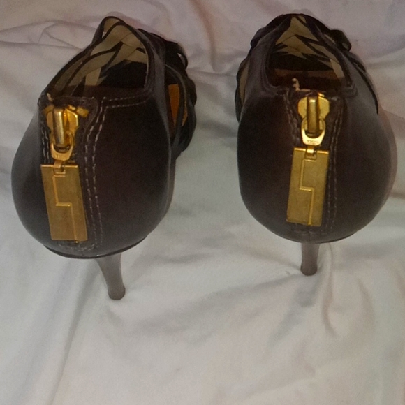 L.A.M.B. 7.5 Brown Leather Strappy Heels - Picture 4 of 6